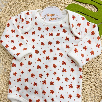 CONJ. DE MALHA 3 PEÇAS - A Flor Mais Linda do Nosso Jardim - Off White e Cor Telha